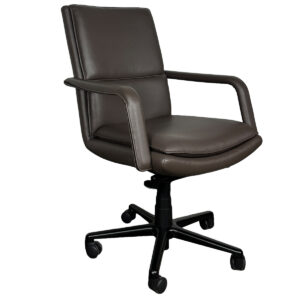 Used Keilhauer Elite Brown Conference Chair This high-end conference chair features fixed arms, tilt lock, and tension adjustment for customized comfort during meetings and work sessions. Brown upholstery Fixed arms Tilt lock with tension adjustment Dimensions: 24.3/8"W x 21.1/4"D x 37"H Ideal for conference rooms and executive offices.